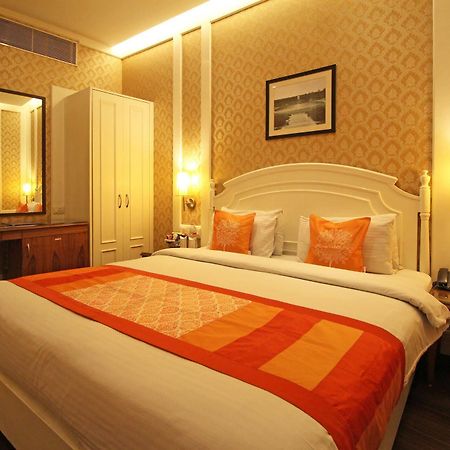 Hotel Bright Нью-Дели Экстерьер фото