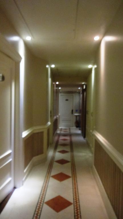 Hotel Bright Нью-Дели Экстерьер фото