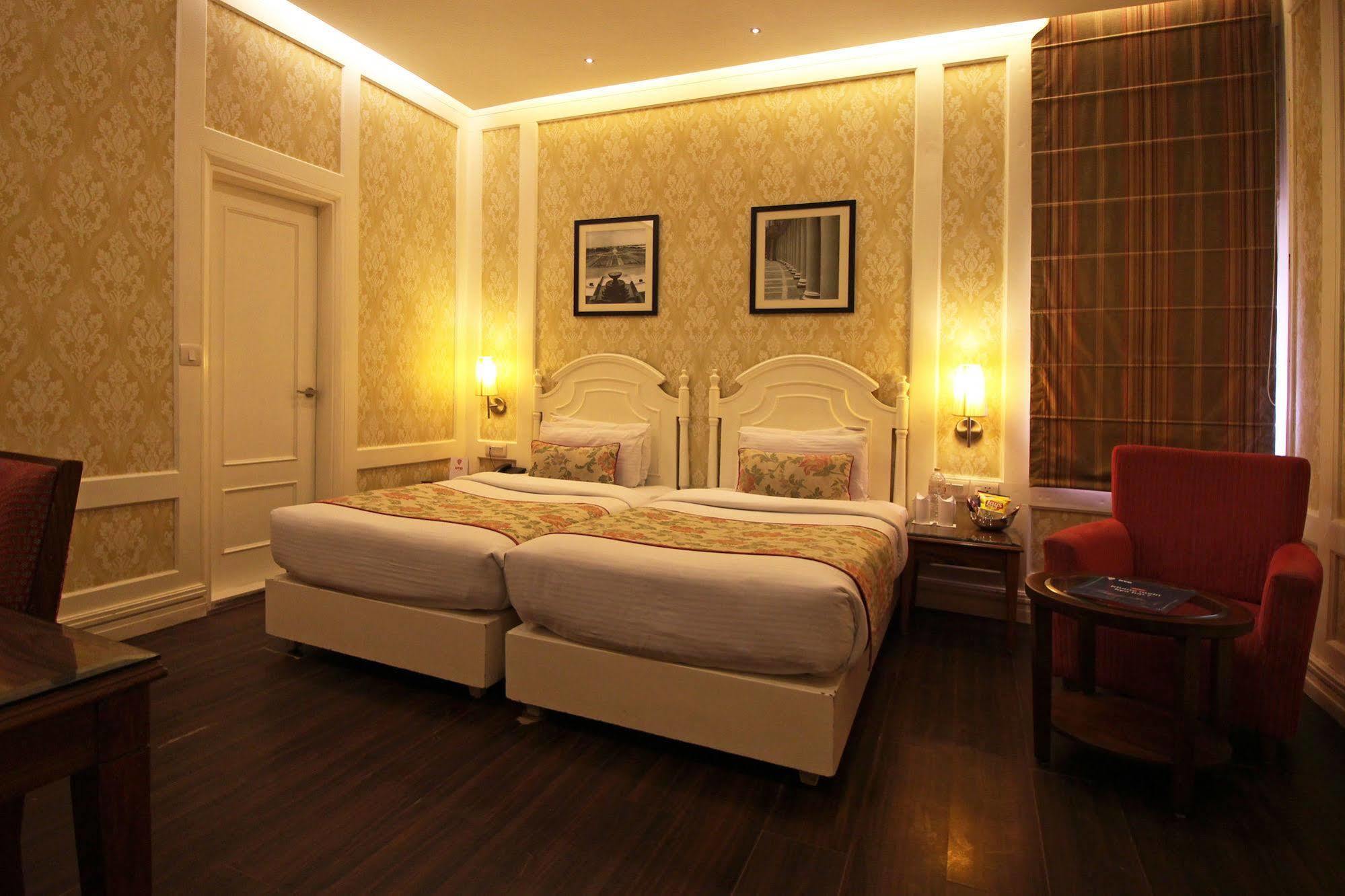 Hotel Bright Нью-Дели Экстерьер фото
